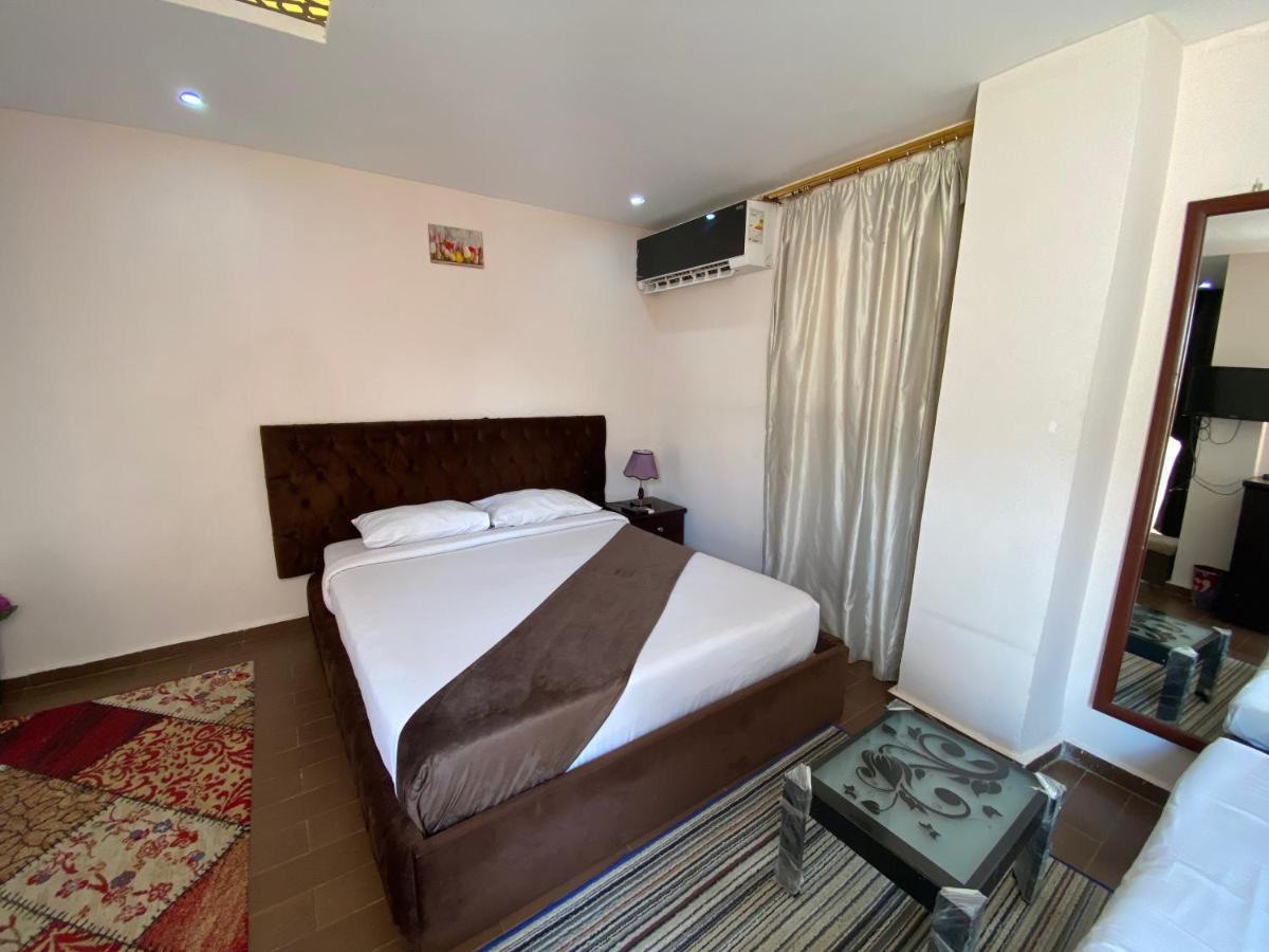 Bed & Breakfast Golden Pyramids *